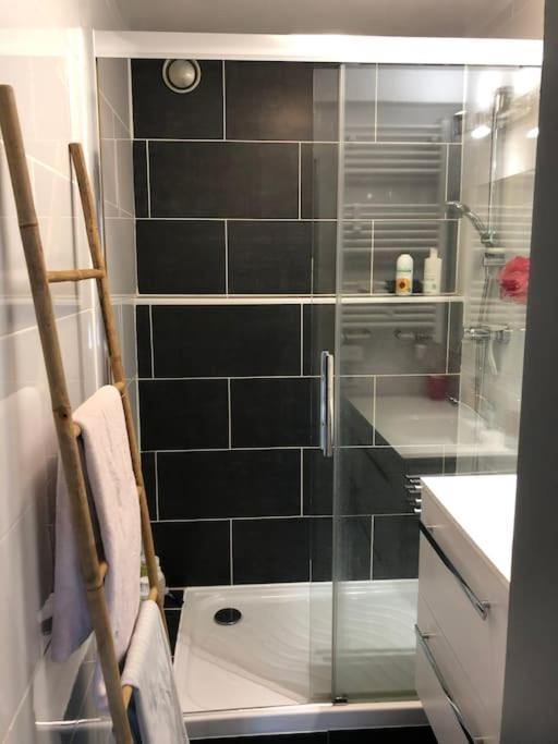 Appartement En Duplex Avec Parking Et Jardinet Bourges Dış mekan fotoğraf